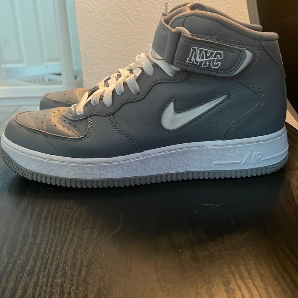Nike Mens Air Force 1 Mid QS DH5622 001 Jewel NYC Cool Grey